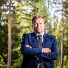 Antti Kaikkonen olisi kansan suosikki keskustan uudeksi puheenjohtajaksi. Päätöksen tekee kuitenkin puoluekokous.