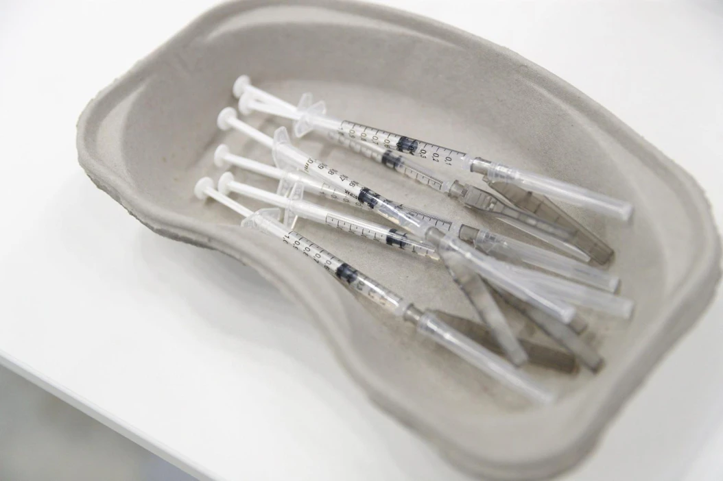 Enemmistö suomalaisten rokotuksista on ollut Biontechin ja Pfizerin rokotetta, jota on annettu Suomessa 7,29 miljoonaa annosta.