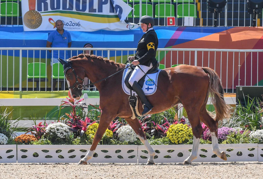 Katja Karjalainen ja Hig Flow nähdään perjantaina Brasilian paralympiaradalla. Kilpailu jää Karjalaisen lähes 20 vuotta kestäneen uran viimeiseksi.
