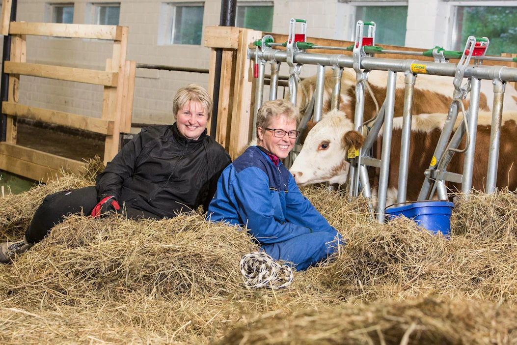 Sekä Eeva Punta (oik.) että tuottaja Pauliina Karvinen tunsivat toisensa jo entuudestaan nimeltä yhteisten ystävien kautta.