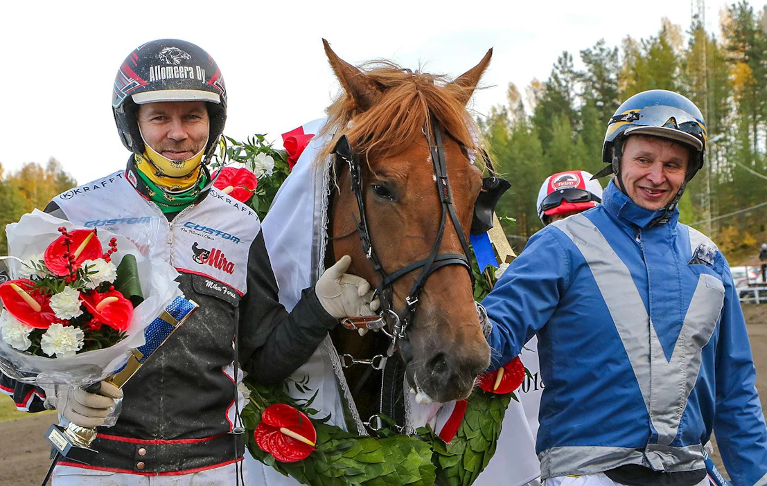 Sirukassonia, Mika Forssia ja Ari Vianderia juhlittiin vuosi sitten kriteriumvoittajina. Hankosidevamma keskeytti 5-vuotiskauden ennen aikojaan.