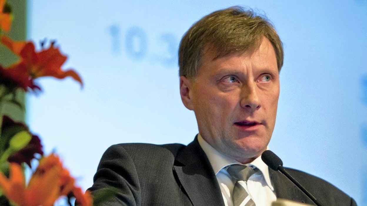 Ministeri Jari Koskinen puhumassa Alue- ja rakennepolitiikan ajankohtaispäivillä.
kokous tapahtuma puheenjohtaja
kokous tapahtuma puheenjohtaja