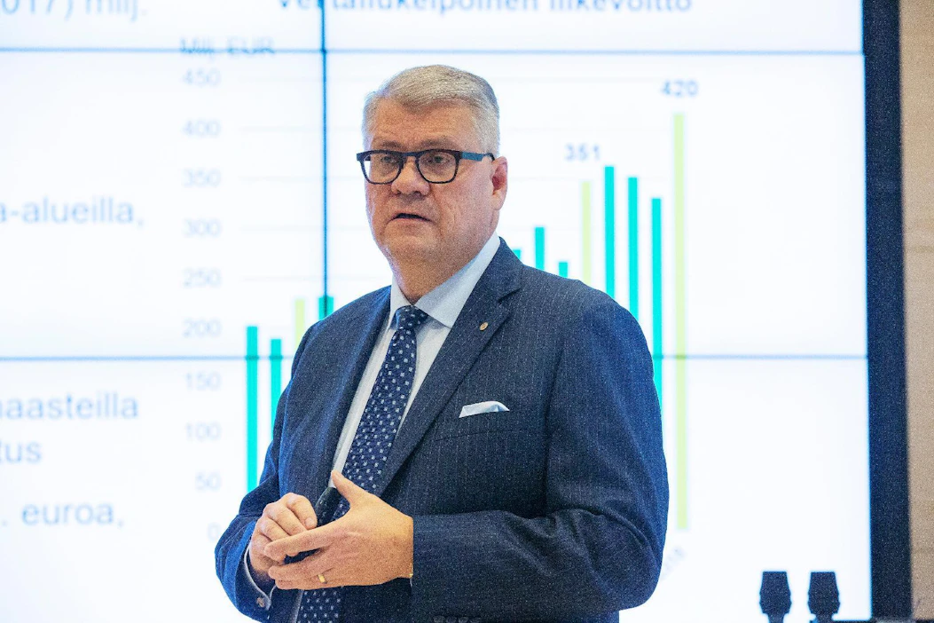 UPM:n toimitusjohtaja Jussi Pesonen ottaa oman toimensa ohella väliaikaisen vastuun myös UPM:n Biorefining-liiketoiminnan johtamisesta, kertoo yhtiön tiedote.