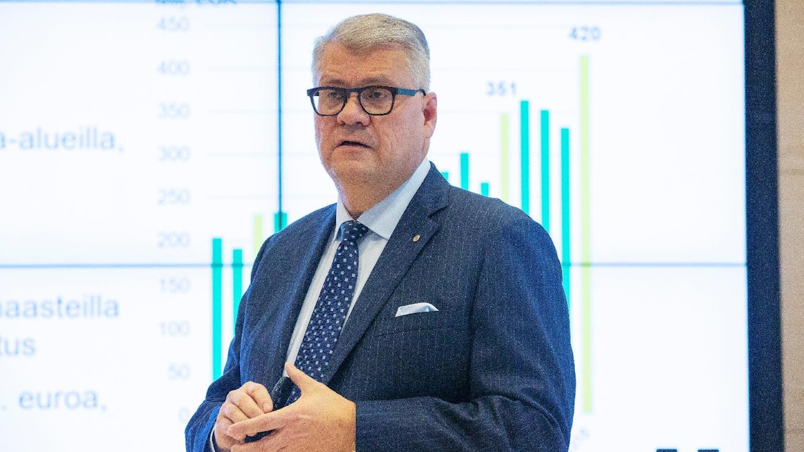 UPM:n toimitusjohtaja Jussi Pesonen ottaa oman toimensa ohella väliaikaisen vastuun myös UPM:n Biorefining-liiketoiminnan johtamisesta, kertoo yhtiön tiedote.