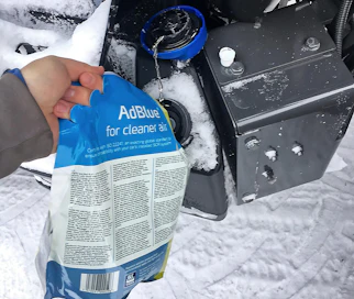 AdBlue-tankki kannattaa tankata täyteen ennen talvisäilytystä.
