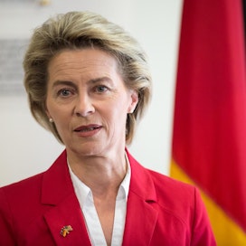 Jäsenmaat esittävät ensimmäistä kertaa naista komission johtoon. Kuvassa Saksan puolustusministeri Ursula von der Leyen.
