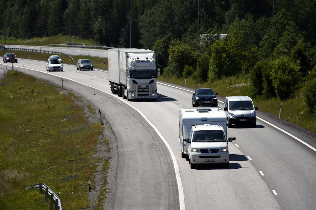 Kesäkuussa sattui 392 henkilövahinkoon johtanutta tieliikenneonnettomuutta. LEHTIKUVA / ANTTI AIMO-KOIVISTO