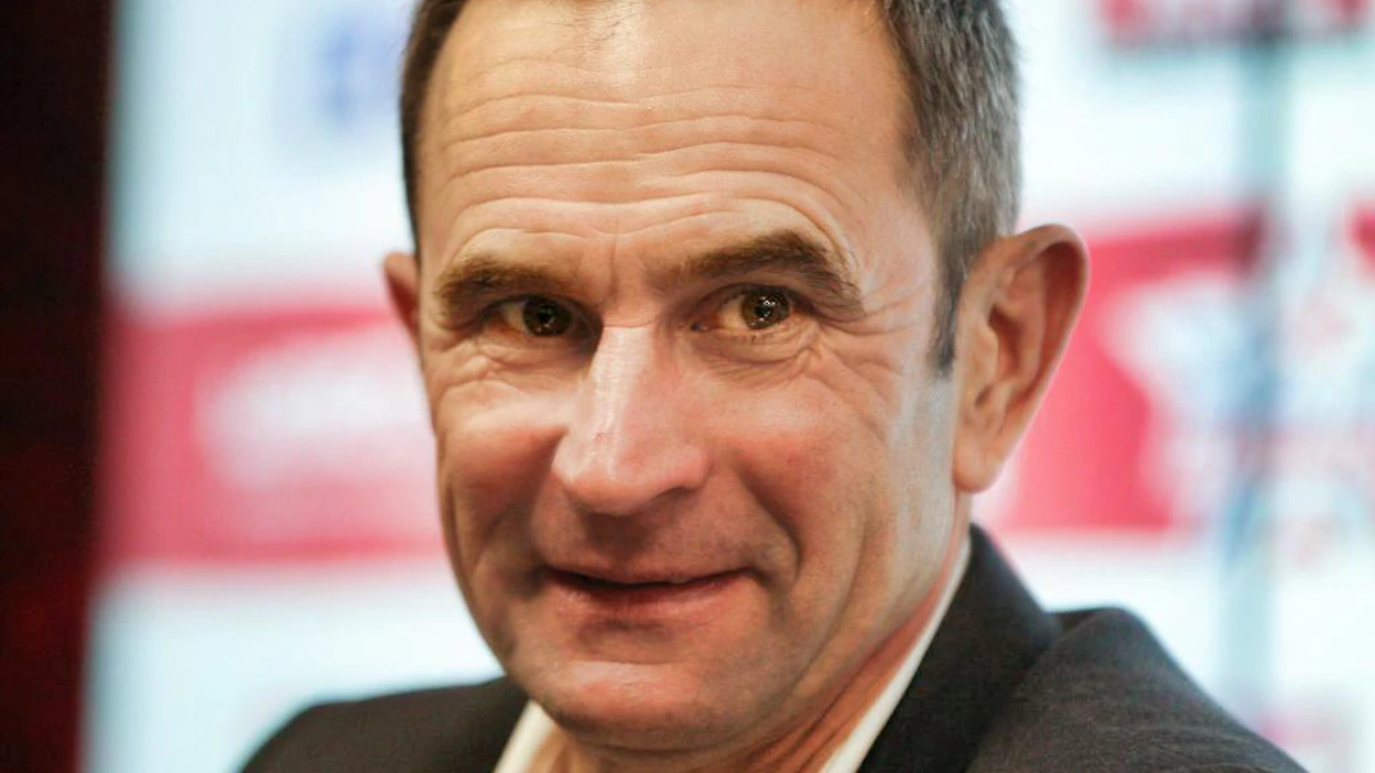 Suomalaisen kolmevuotistähti Dusktodawn Boogien valmentaja on tällä hetkellä Jean-Michel Bazíre, Ranskan ykkösvalmentaja.