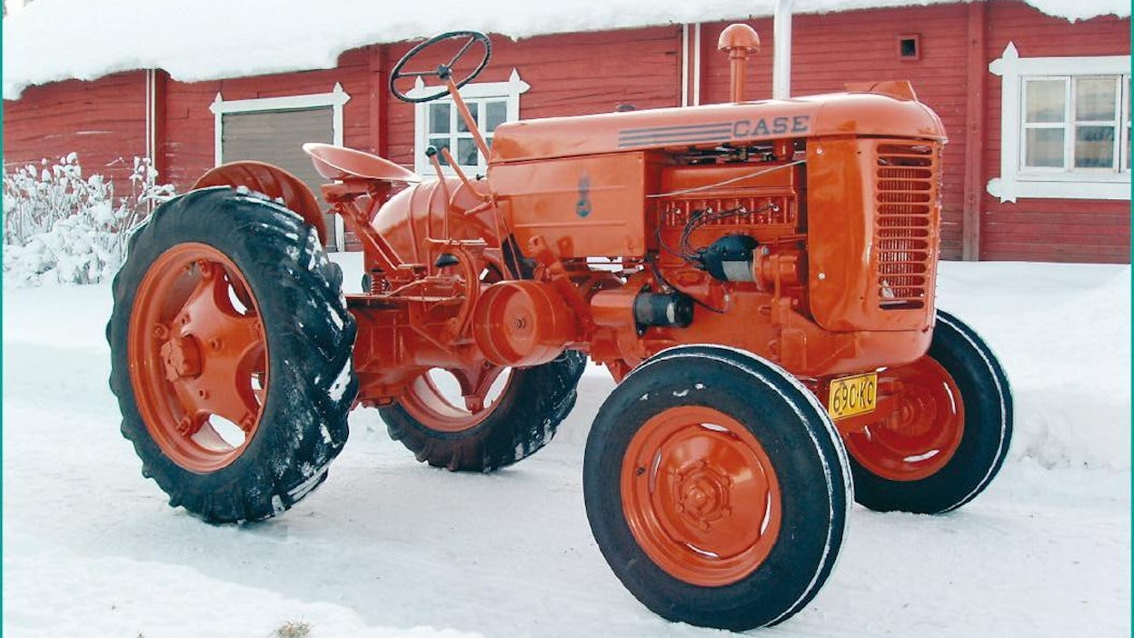 Case VA -traktoria valmistettiin vuosina 1944-52, J.I. Case Co. Racine, Wisconsin, USA