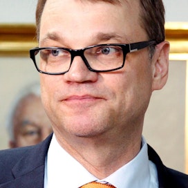 Juha Sipilä on luottamuksen hupenemisesta huolimatta yhä luotetuin puoluejohtaja sekä maaseudulla että pääkaupunkiseudulla.