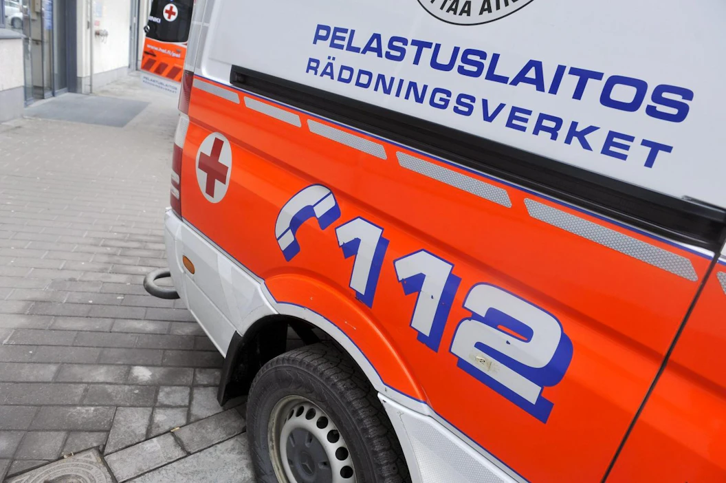 Ainakin seitsemän ihmistä on loukkaantunut raskaan ajoneuvon ja kahden henkilöauton kolarissa Parkanossa. LEHTIKUVA / Timo Jaakonaho