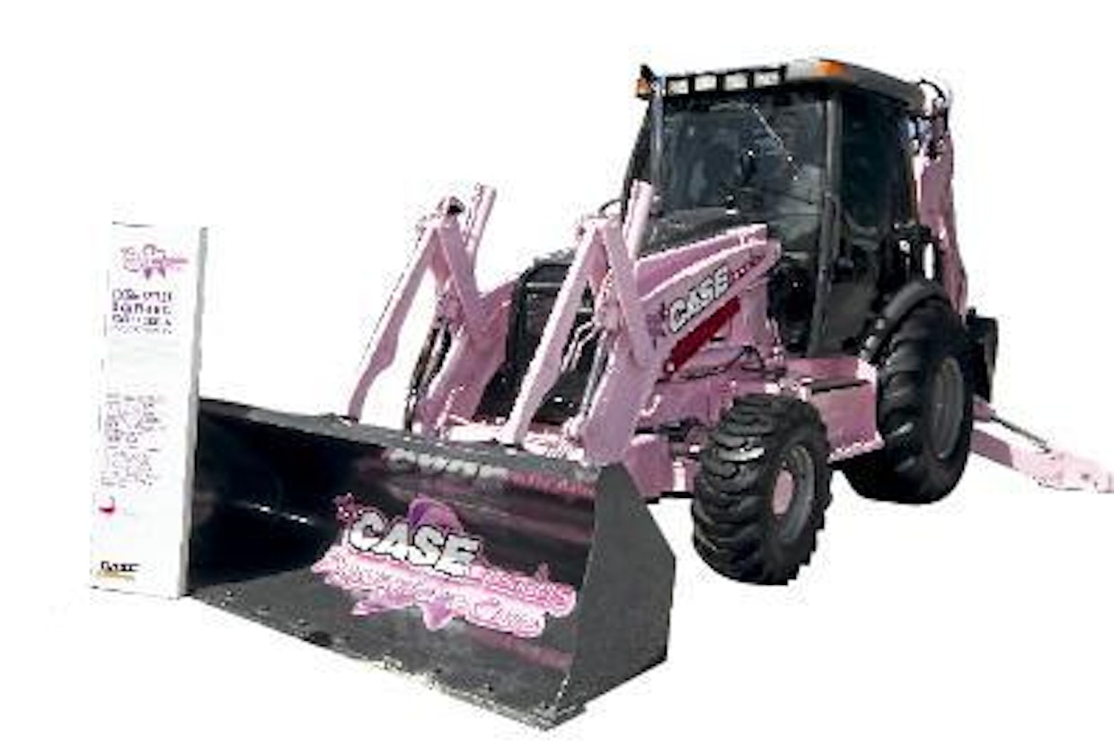 Casen pinkiksi maalattu traktorikaivuri on osa yhtiön Case Crusaders -kampanjaa, jonka tavoitteena on kerätä varoja rintasyövän vastaiseen taisteluun ja parantaa tietoutta syövän ehkäisemiseksi. (AT)