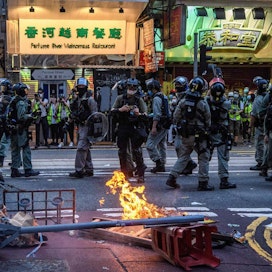 Financial Timesin lähteiden mukaan Saksa ja Ranska haluavat, että EU lopettaisi poliisivälineiden, esimerkiksi kyynelkaasun ja kumiluotien, viemisen Hongkongiin. Kuva Hongkongista on heinäkuun alusta.
