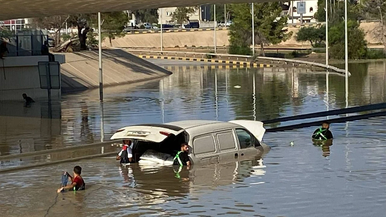 Rankkasateiden vuoksi kaksi jokipatoa murtui Libyan itäosassa viime viikonloppuna. Tarkkoja tietoja uhrimäärästä ei ole. Kuva on tämän viikon tiistailta. LEHTIKUVA / AFP .