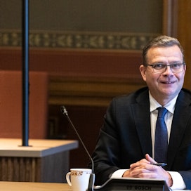 Petteri Orpo vetää hallitusneuvotteluja viidettä viikkoa.