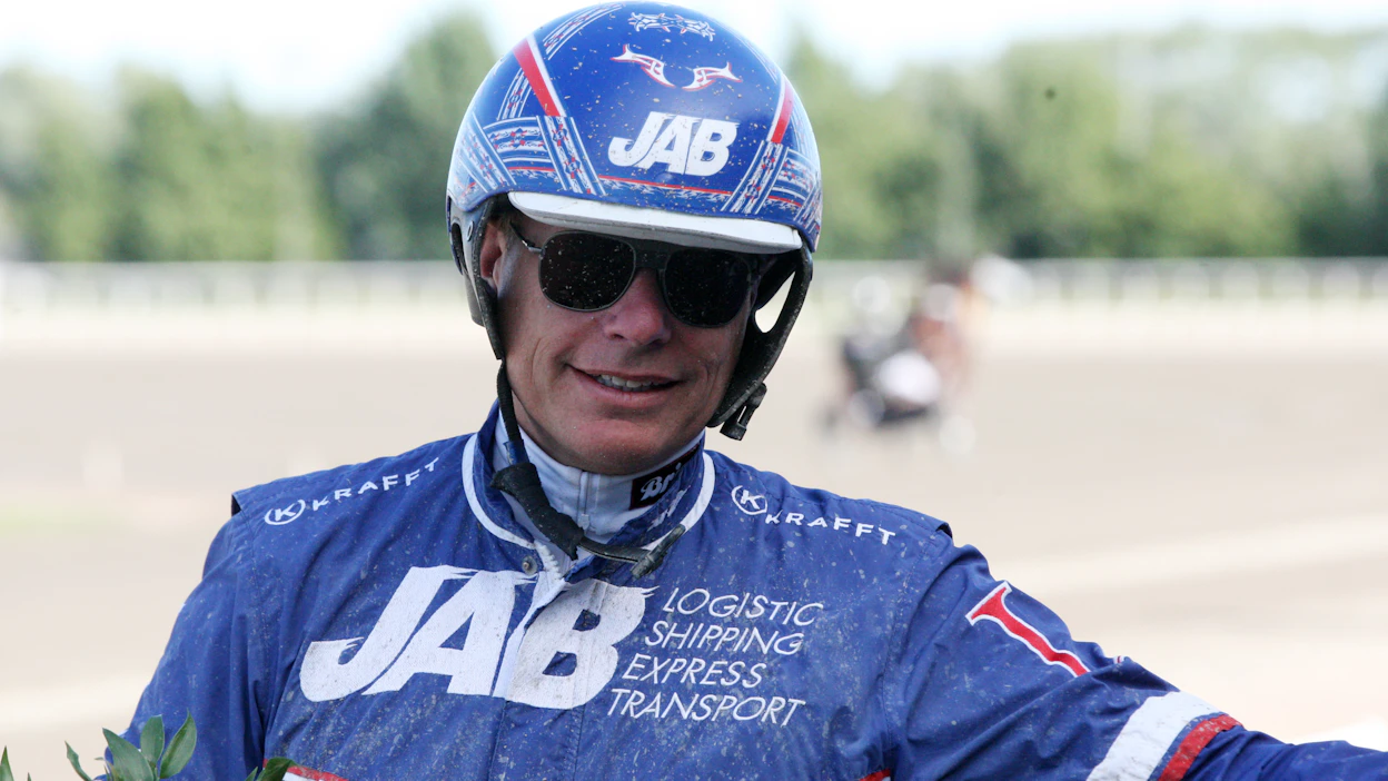Ruotsin eturiviin kuuluva Joakim Lövgren voitti vuoden 2011 Elitloppetin Brionin kanssa. Suomessa Lövgren on voittanut Kymi GP:n 2010 Brionilla ja 2019 Racing Mangella.
