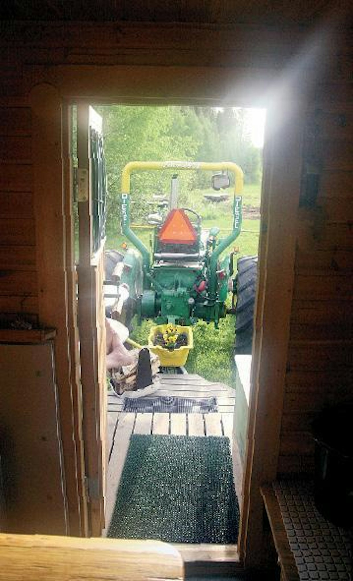 Löylyhuoneen ovesta aukeaa lähes taivaallinen näkymä.