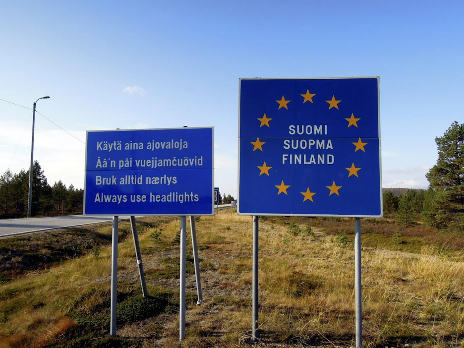 Valtioneuvosto päätti viime viikolla myös, että maanantaista 26. heinäkuuta alkaen Suomeen voivat saapua kaikista maista ihmiset, joilla on esittää todistus saadusta hyväksyttävästä koronarokotussarjasta ennen Suomeen saapumista.