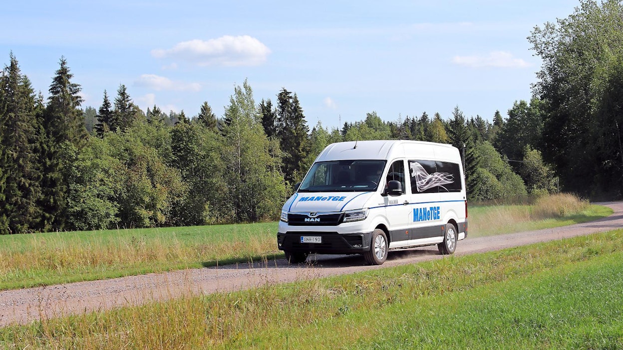 MAN eTGE:n sähkötekniikka eli moottori ja akusto oheislaitteineen on sama kuin Volkswagenin sähköhenkilöautossa e-Golfissa.