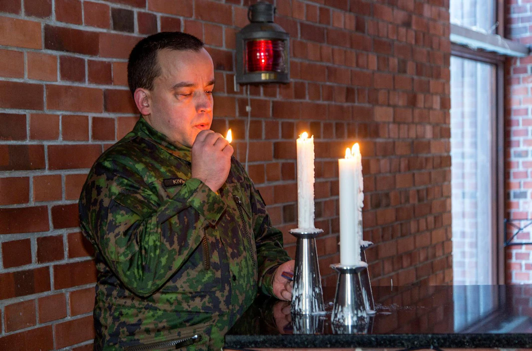 "Juoksentelin näillä lattioilla jo lapsena, kun isäni hoiti samaa virkaa kuin minä nyt", kertoo Henri Kivijärvi.