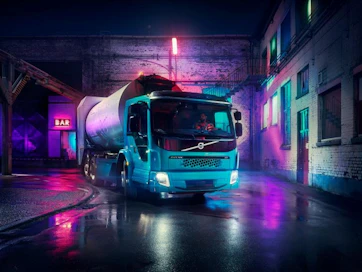 ”FE Electricin voimalinjassa on kaksi enimmäisteholtaan 370 kW ja 850 Nm vääntävää sähkömoottoria.”
