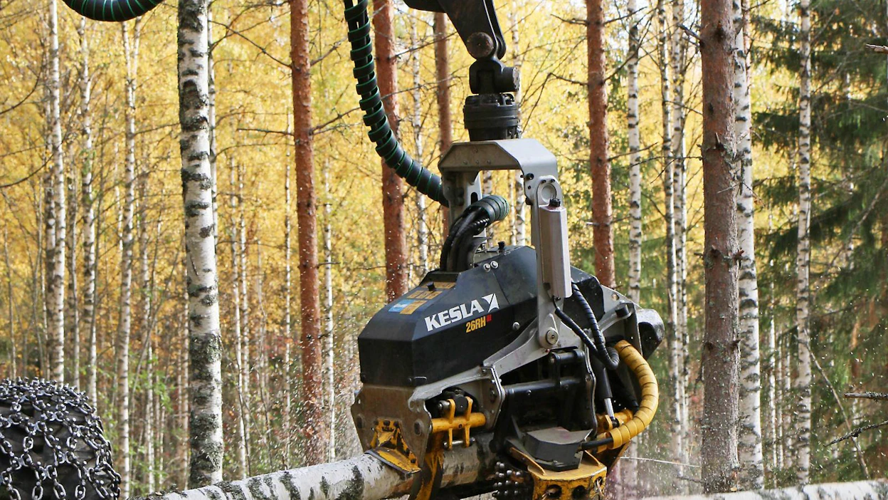 Keskiraskaiden harvesteripäiden markkinoilla Kesla on tuonut uudistuneen III-mallisarjan esille. Kolmen kokoluokan malliston keskimmäiset mallit ovat 26RH-III ja sen rinnakkaisversio 24RH-III. Molemmissa on uusi moduulirakenteinen runkoratkaisu, joka on ollut käytössä valmistajan järeimmissä malleissa, joissa se on päivitetty myös uudeksi III-versioksi.