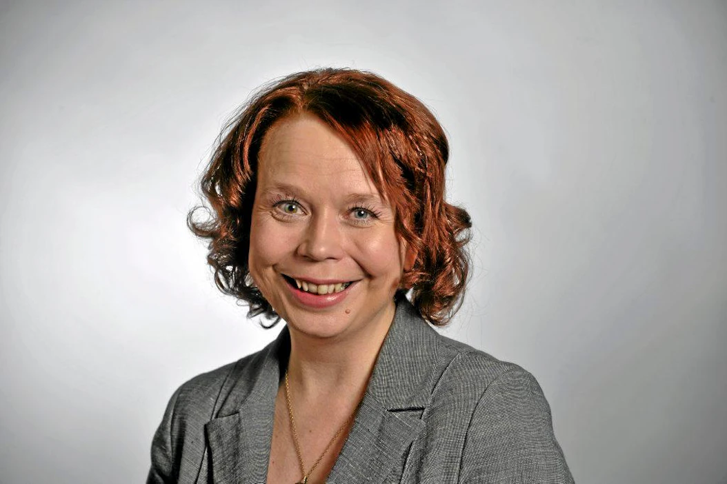 Kansanedustaja Pia Viitanen (Sdp) eduskunnassa Helsingissä 26. huhtikuuta 2011.