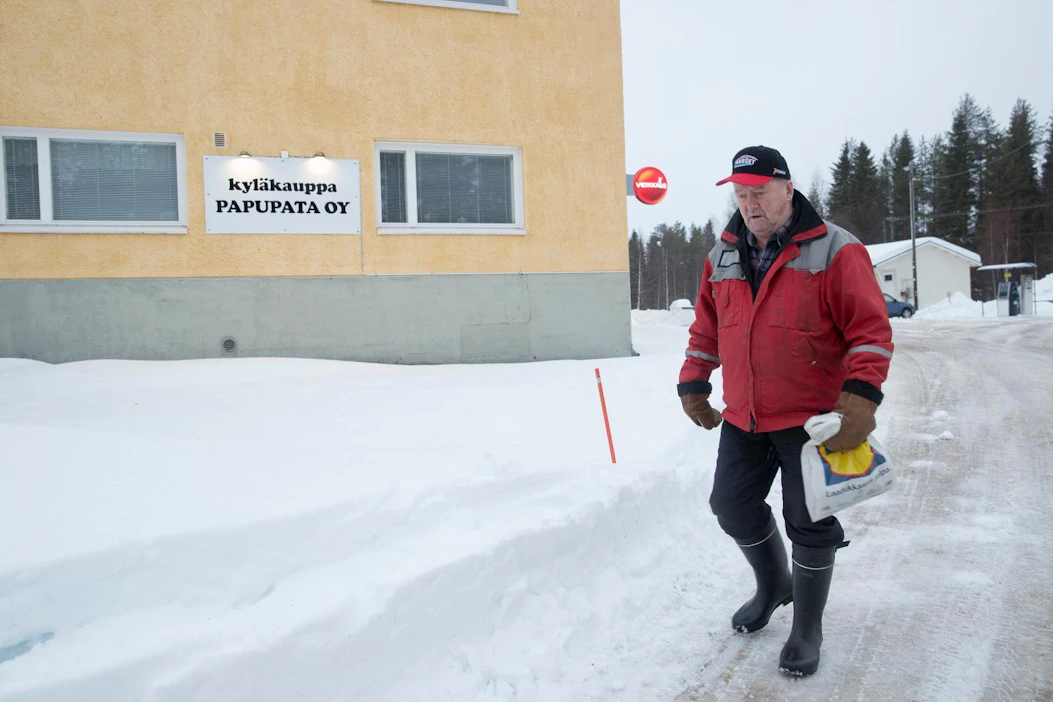 Kyläkauppa Papupata on oululaisen Matti Anttosen lähikauppa, kun hän viettää aikaa mökillään Suomussalmen Piispajärvellä.