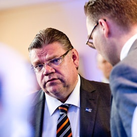 Puoluehallituksen kokousta johti Timo Soini.