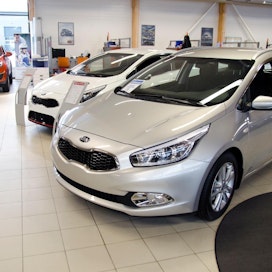 Autokauppiaan mukaan autoveron poisto iskisi kipeästi käytettyjen autojen hintoihin.