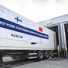 Suomalaiset Atria ja HKScan eivät havittele vientivoittoja, vaikka amerikkalaisen sianlihan hinta Kiinassa nouseekin tuontitullien vuoksi. HK Scanin ensimmäinen sianlihakontti lähti Kiinaan Forssasta huhtikuussa.