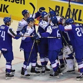 Slovakia juhli voitettuaan avausottelussaan USA:n 4 -1. LEHTIKUVA/AFP