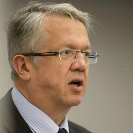 Peruspalveluministeri Juha Rehula (kesk.) eduskunnan kyselytunnilla huhtikuun lopulla.