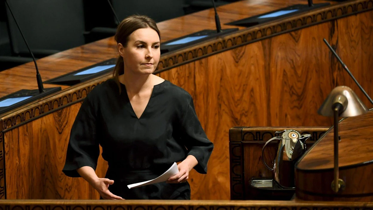 Keskustan kansanedustaja Eeva Kallin mukaan puolueen tavoite on poistaa lapsiperheköyhyys. LEHTIKUVA / JUSSI NUKARI