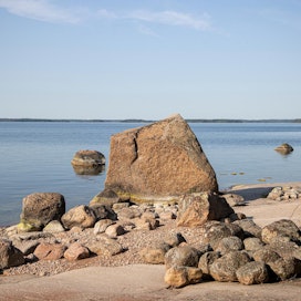 Viikingit pysähtelivät Suomen rannikoilla ryöstelemässä ja tekemässä kauppaa matkallaan itään. Kuva on Rakin Kotkan saaresta Haminan edustalta.