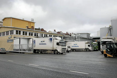 Satamaidon meijerin tuotantoa ajetaan alas toistamiseen viikon sisällä. Jos bakteeriepäily osoittautuu listeriaksi, kaikki linjat käydään pesun lisäksi läpi höyrykäsittelyllä