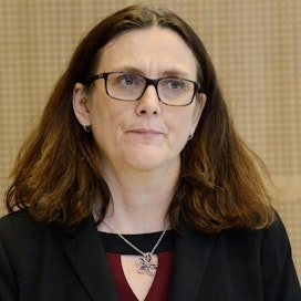EU:n kauppakomissaari Cecilia Malmström yrittää hieroa tänään puhelimitse viime hetken sopua kiistassa. LEHTIKUVA / Mikko Stig