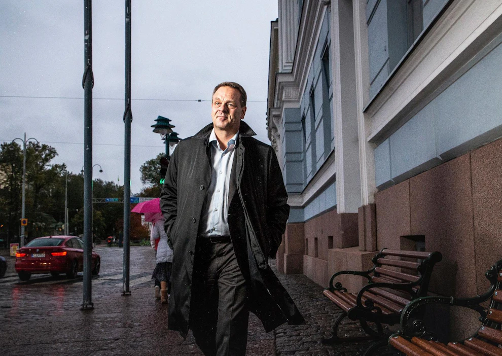 Helsingin etuja työkseen ajava pormestari Jan Vapaavuori paljastaa karkaavansa kiireisen arkensa keskeltä maaseudun rauhaan.