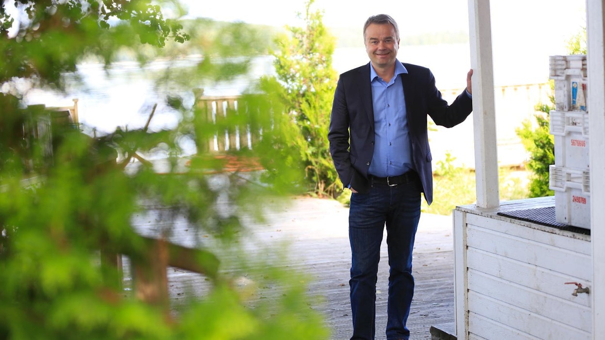 Sankelo kritisoi Li Anderssonin kenttäkokemusta.