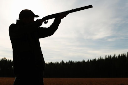Metsästyksen perussääntöihin kuuluu, että ampua ei saa, jos kohdetta ei pysty tunnistamaan varmasti.