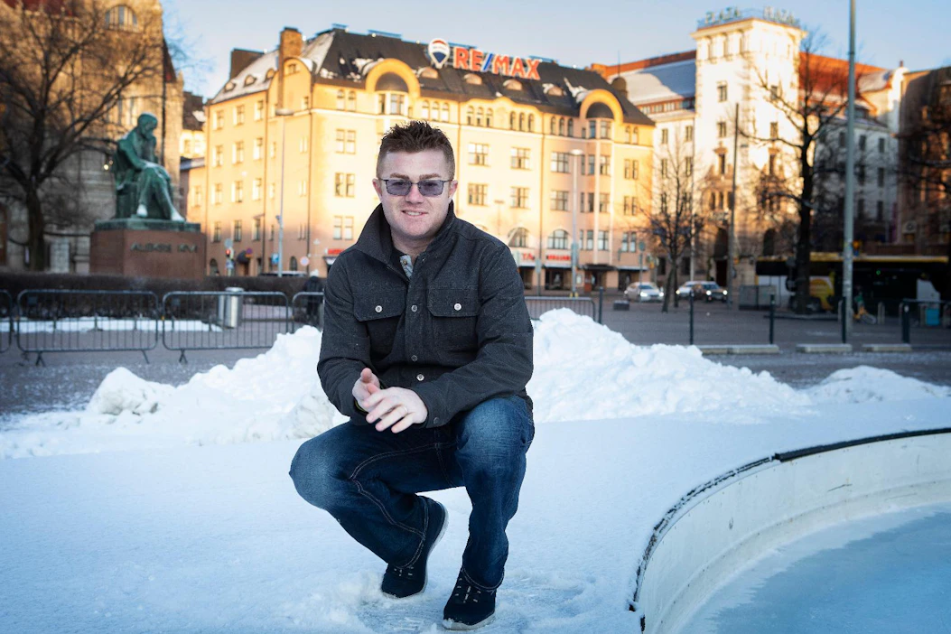 Tim Tetrick taitaa - myös suomenhevoset. Pikku-Ryti syttyi lauantaina Rovaniemellä jenkkikuskilla ja -kärryillä elämänsä lentoon.