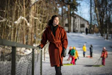 "En ikinä ajatellut, että elämä loppuu, jos saa lapsia. Lapsuudessani tunsin monen lapsen äitejä, joilla oli hyvin kiinnostava elämä", pohtii kolmen lapsen äiti Anna Rotkirch. Hän toivoo, että Suomesta tehdään mahdollisimman lapsiystävällinen maa. Toiveena on, että sote-uudistus osaltaan edistää lapsi- ja perhepalveluiden kehittämistä.