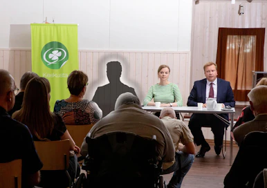 Keskustan puheenjohtajaehdokaskiertueella ovat mukana pääehdokkaat Katri Kulmuni ja Antti Kaikkonen. Jari Tasasta ei otettu mukaan.