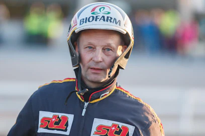 Harri Kotilainen luottaa kovasti Lumi-Oosaan. Tammaderbyn ykköspalkinto on 15 000 euroa.