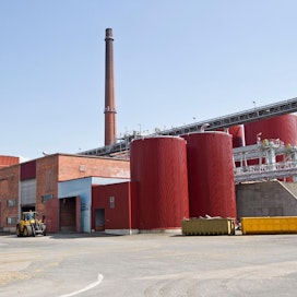 UPM:n päätös sulkea Kaipolan paperitehdas on kova isku Keski-Suomelle. Samalla se lopettaa kotimaisen sanomalehtipaperin tuotannon.