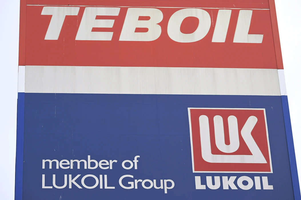 Venäläisomisteiseen Teboiliin kohdistunut boikottiuhka on sekoittanut kone- ja kuljetusyrittäjien polttoainehuoltoa.