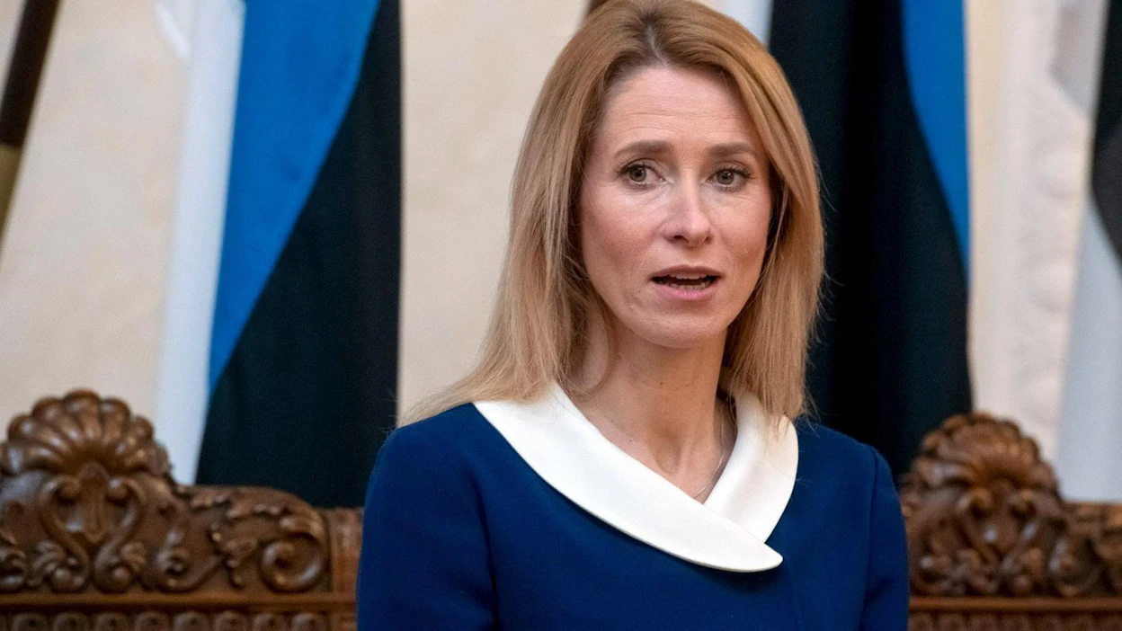 Viron pääministeri Kaja Kallaksen mukaan rajoitusten tavoitteena on vähentää ihmisten välisiä kontakteja ja siten katkoa tartuntaketjuja. LEHTIKUVA/AFP