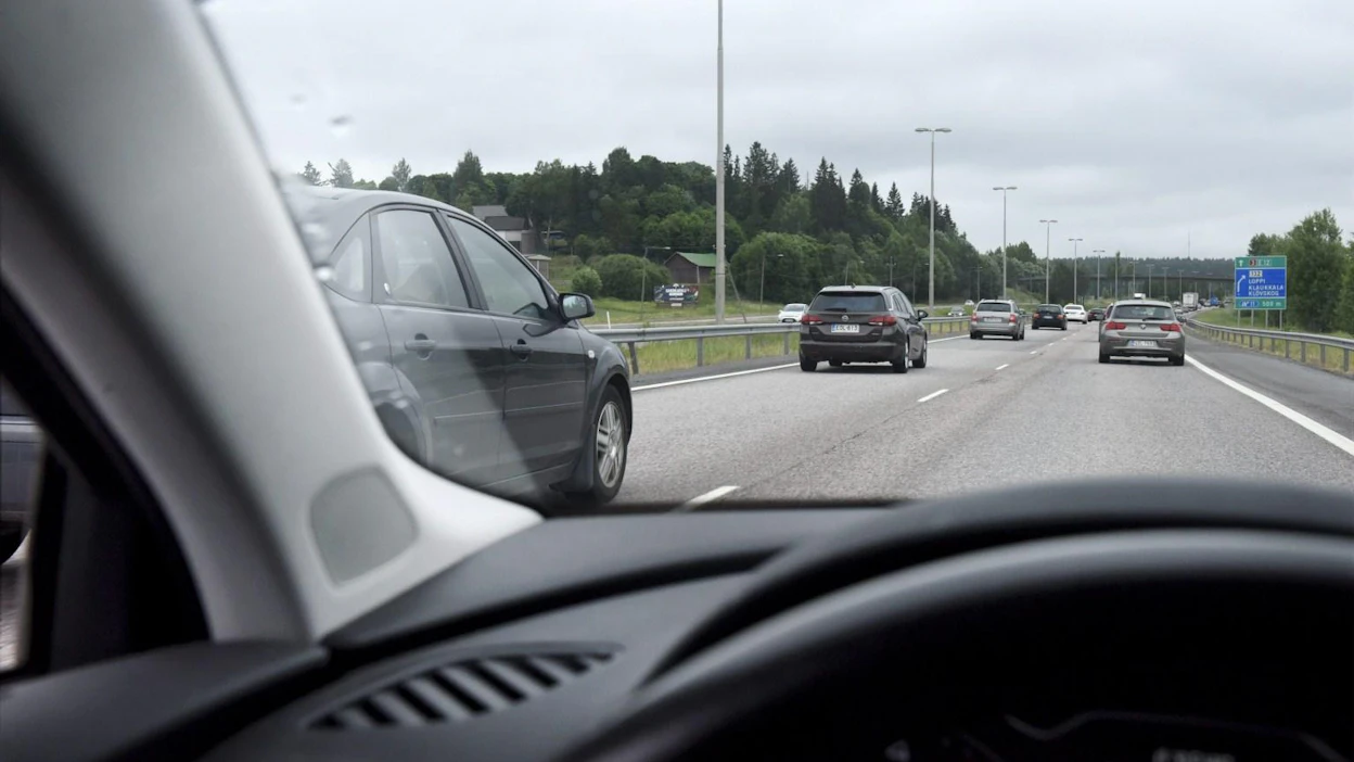 Juhannusaattona selvimpiä jonoja muodostui valtatie 9:n liikennesumppuun Tampereen ja Oriveden välille.