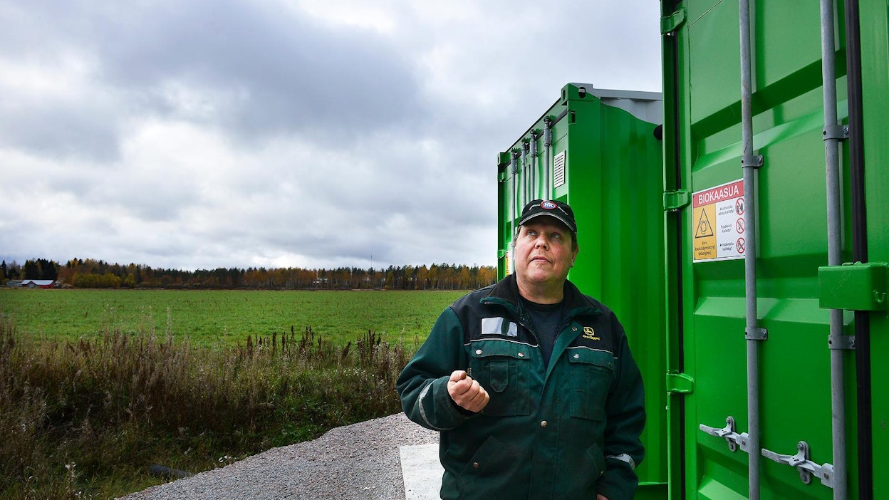 Biokaasulaitos on tilakeskuksen uusin tulokas. Ilpo Wennströmin mielestä pankit kannattaa kilpailuttaa. Sama pätee muuhunkin toimintaan. "Navetan piirustukset tilasimme neljästä paikasta."