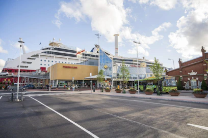 Pilotti toteutetaan tänään Viking Linen ja huomenna Tallink Siljan terminaalissa Turun satamassa. Lehtikuva / Vesa-Matti Väärä